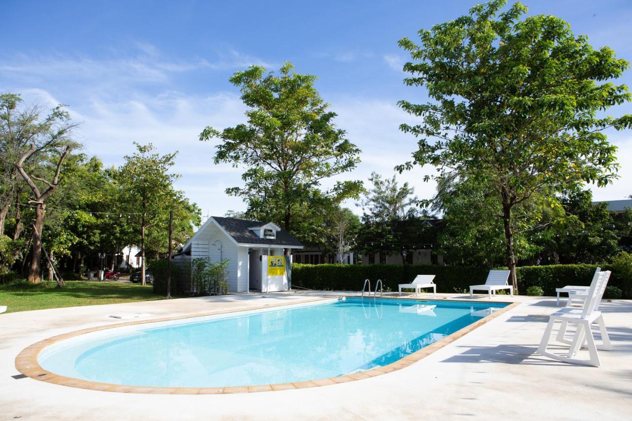 Sakarin Valley Resort Kanchanaburi Luaran gambar